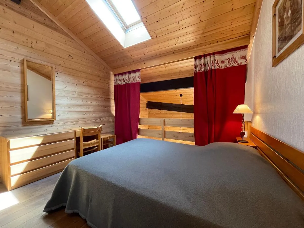 Crystal 25 - Duplex Centre Village La Clusaz 0*,  France